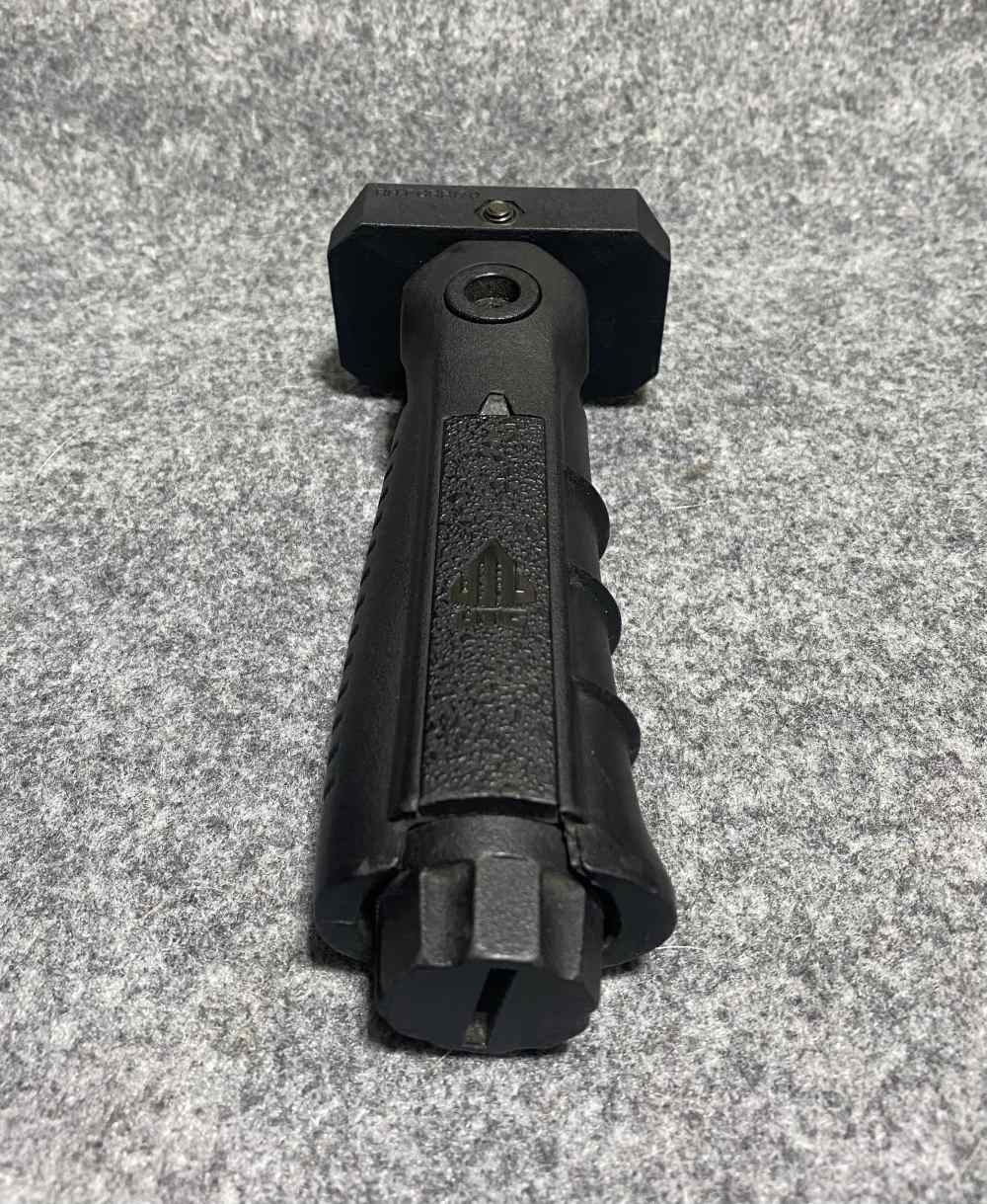 UTG Foregrip AR Collapsable with Storage-img-0