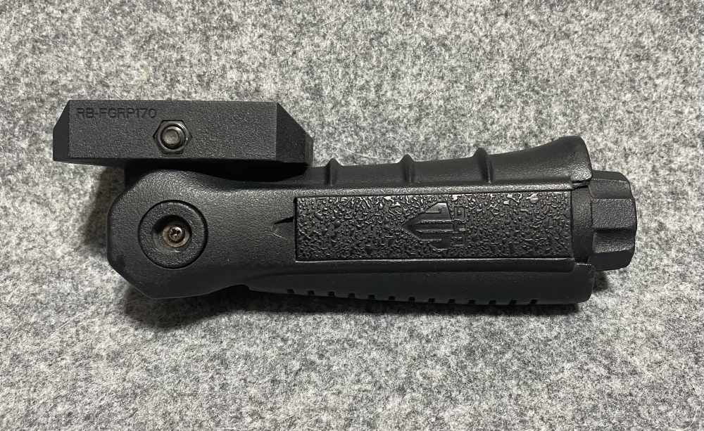 UTG Foregrip AR Collapsable with Storage-img-4