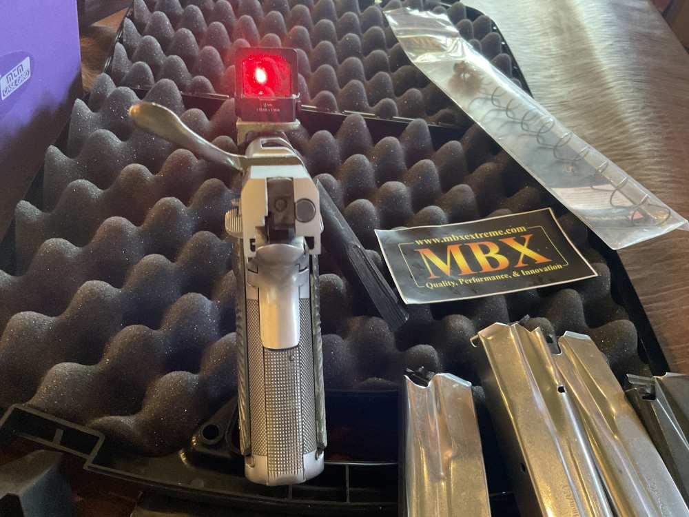 Caspian Custom  Ultimate Racer 38Suer Comp. Vortex Red Dot 5 Mags Ammo!-img-5