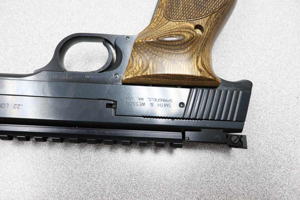 Smith & Wesson Model 41 .22 LR (5-1/2 inch barrel) with Picatinny rail -img-9
