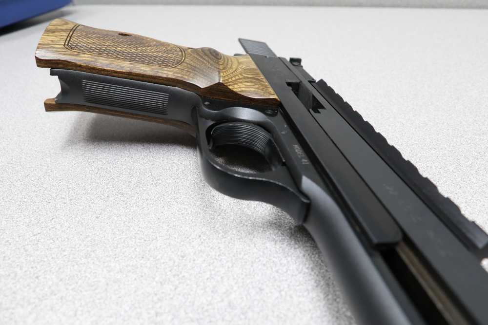 Smith & Wesson Model 41 .22 LR (5-1/2 inch barrel) with Picatinny rail -img-23