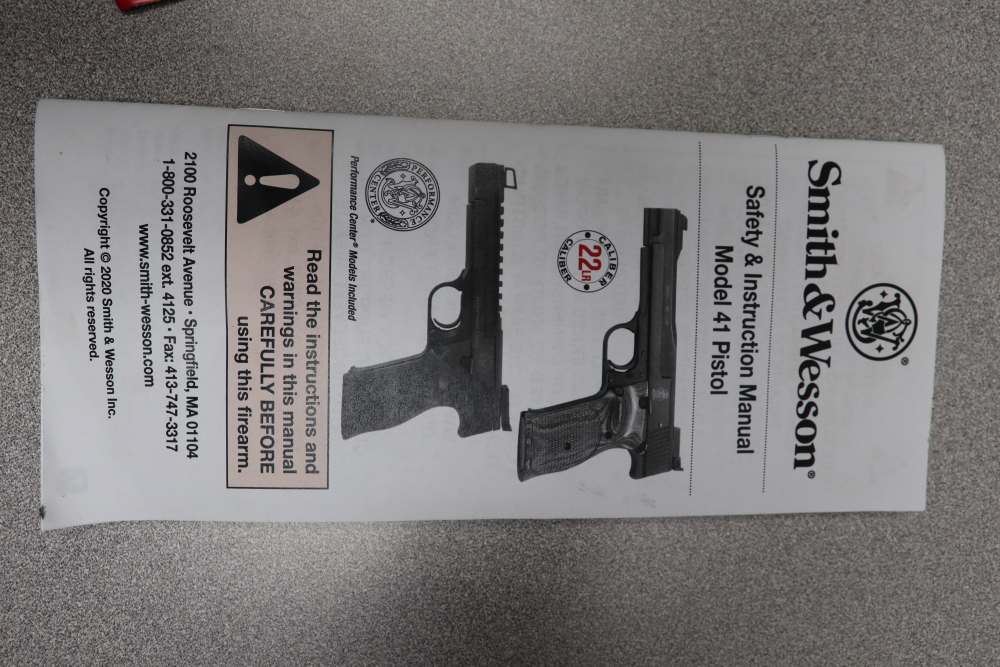 Smith & Wesson Model 41 .22 LR (5-1/2 inch barrel) with Picatinny rail -img-33