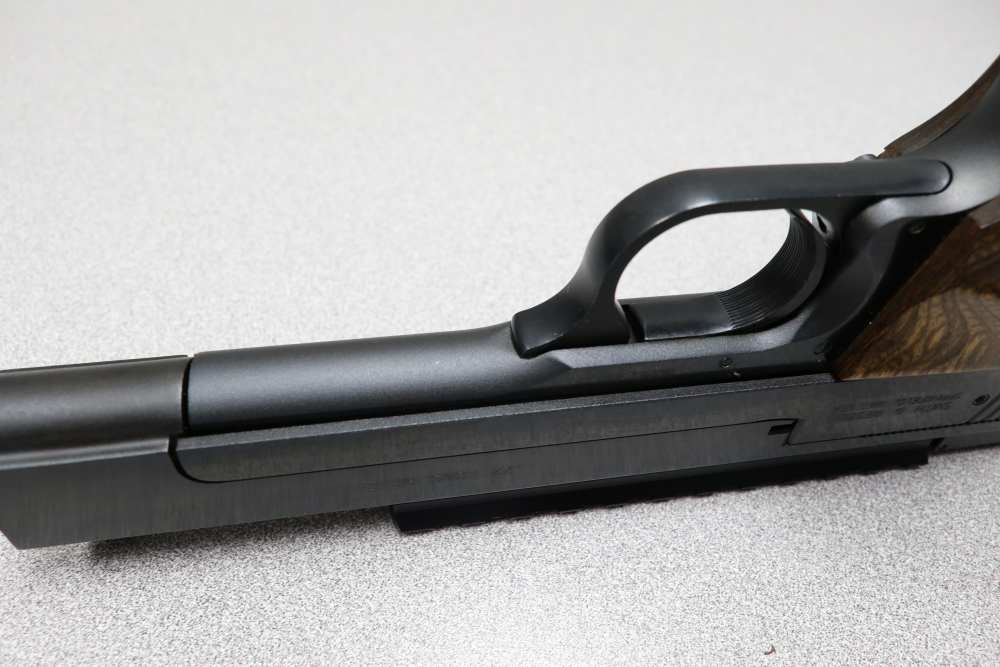 Smith & Wesson Model 41 .22 LR (5-1/2 inch barrel) with Picatinny rail -img-11