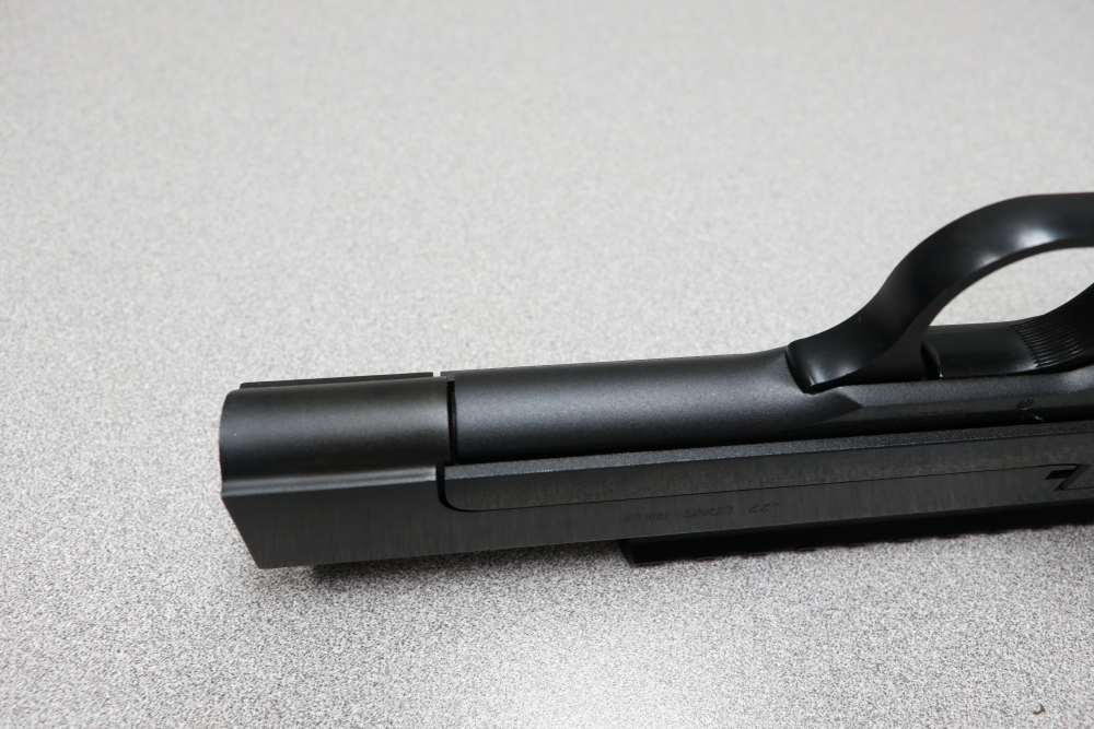 Smith & Wesson Model 41 .22 LR (5-1/2 inch barrel) with Picatinny rail -img-12