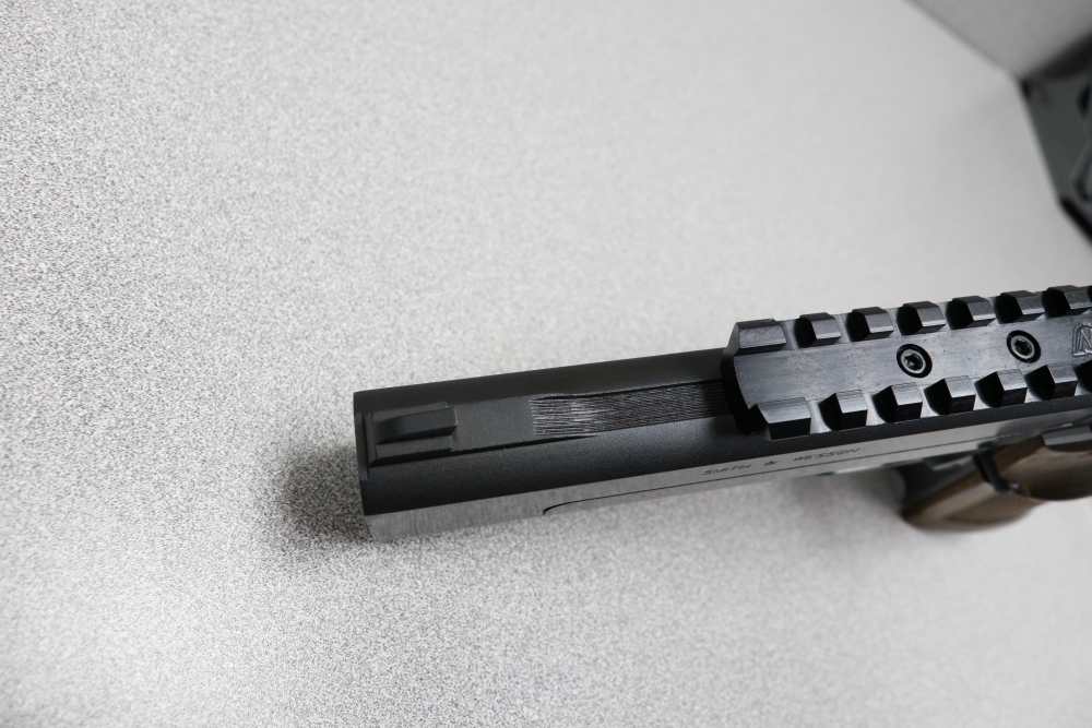 Smith & Wesson Model 41 .22 LR (5-1/2 inch barrel) with Picatinny rail -img-5