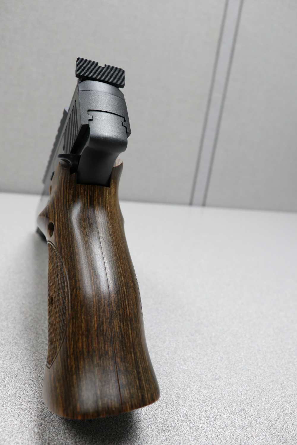 Smith & Wesson Model 41 .22 LR (5-1/2 inch barrel) with Picatinny rail -img-13