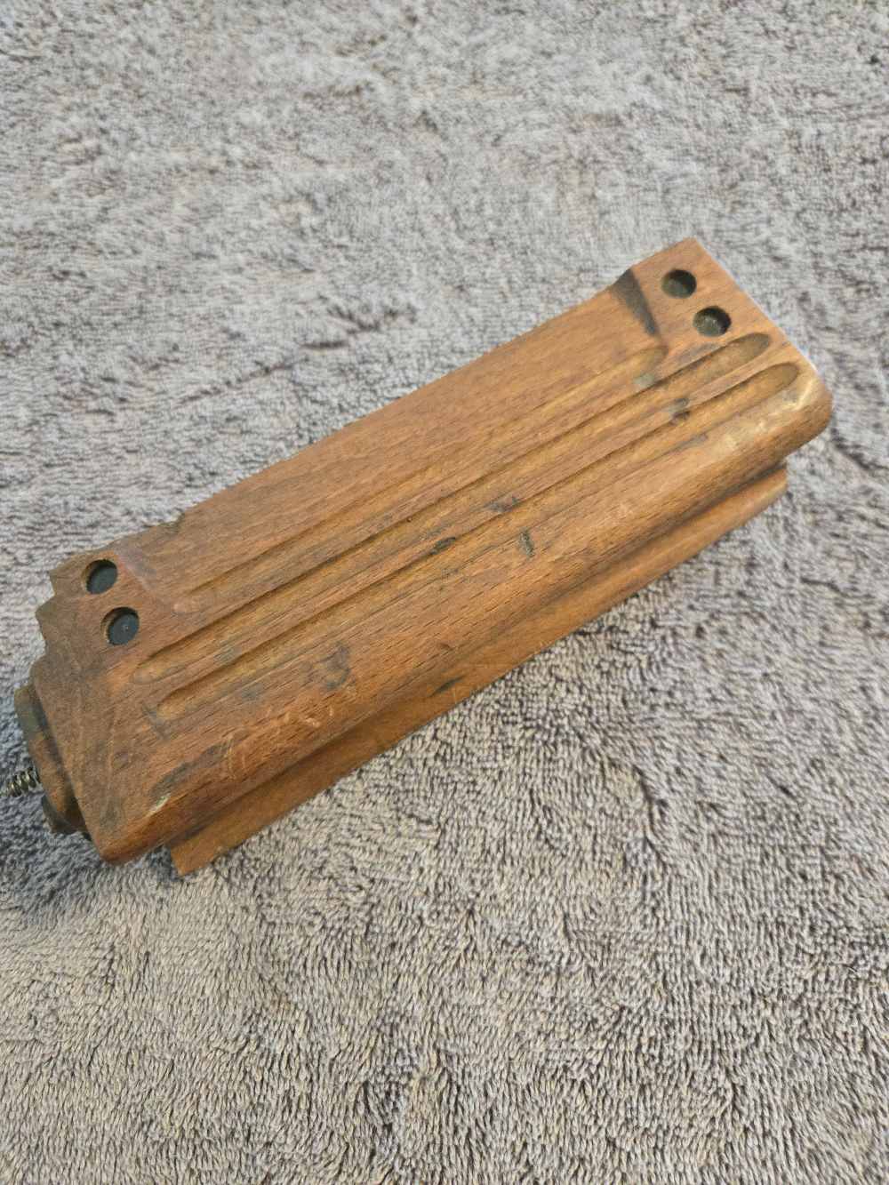 R4 SOUTH AFRICAN MILITARY EARLY WOODEN HANDGUARD-img-1