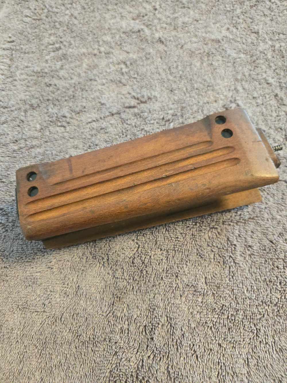R4 SOUTH AFRICAN MILITARY EARLY WOODEN HANDGUARD-img-0