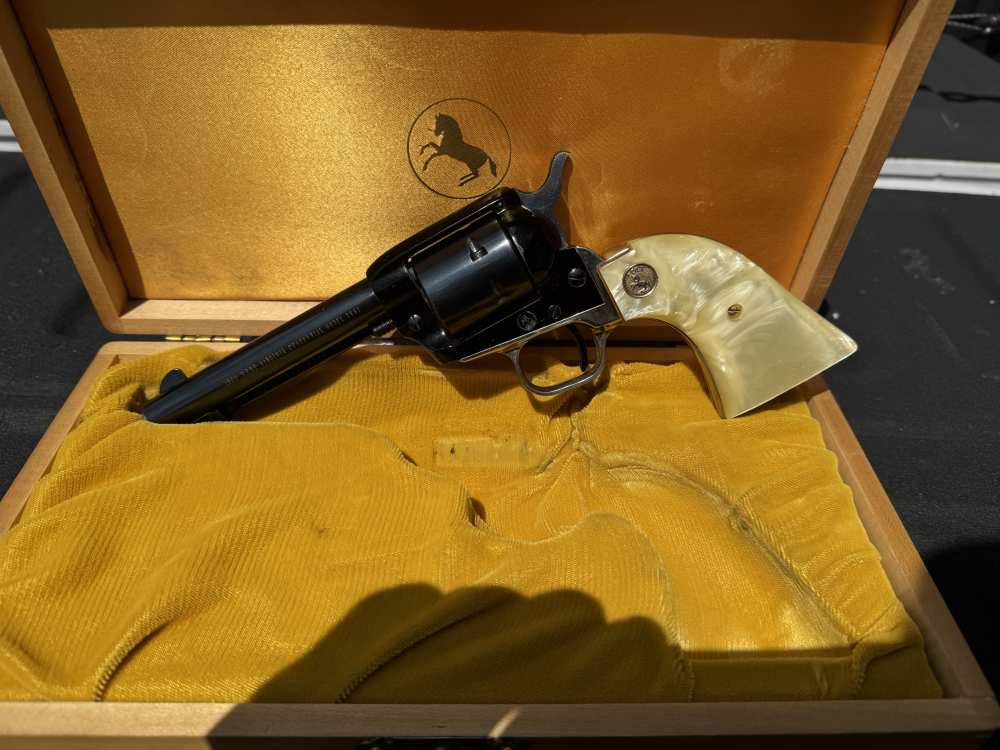 COLT SINGLE ACTION 22 LR FRONTIER SCOUT WEST VIRGINIA CENTENNIAL 1863-1963 -img-0
