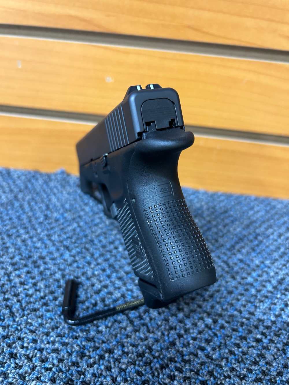 RARE Glock 33 Gen 4 .357 Sig with 3 Mags + Extras -img-9