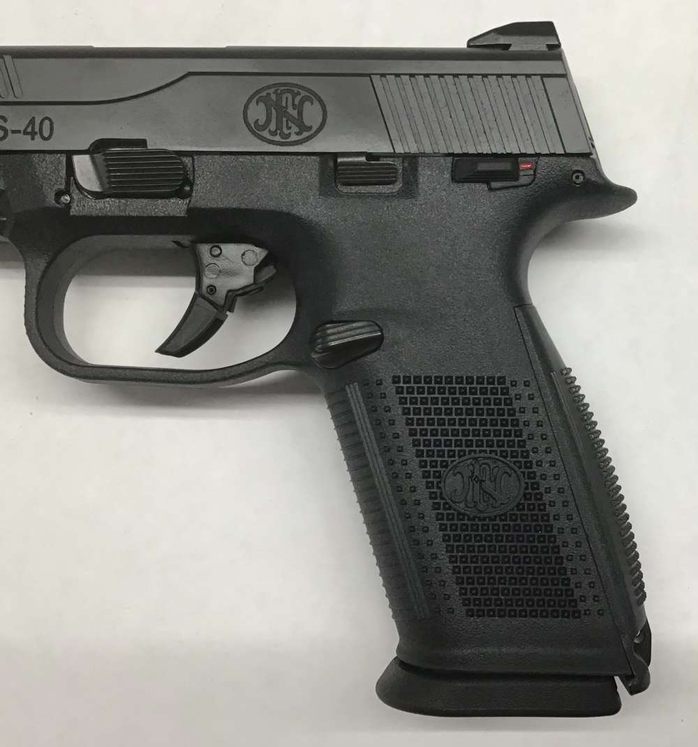 FNH Semi-Automatic Pistol Model: FNS-40 Caliber: .40 S&W-img-4