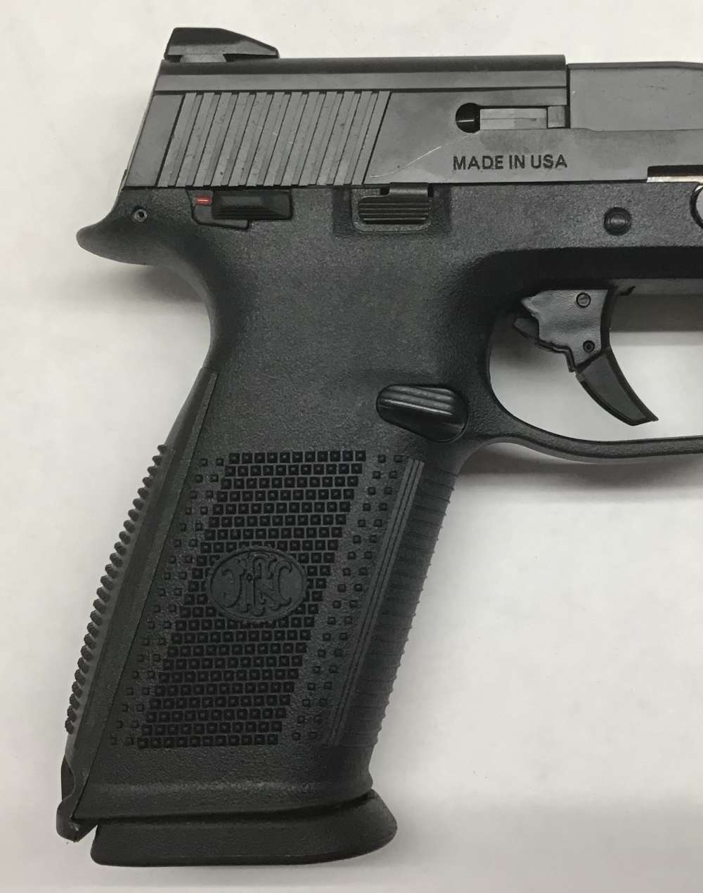 FNH Semi-Automatic Pistol Model: FNS-40 Caliber: .40 S&W-img-6