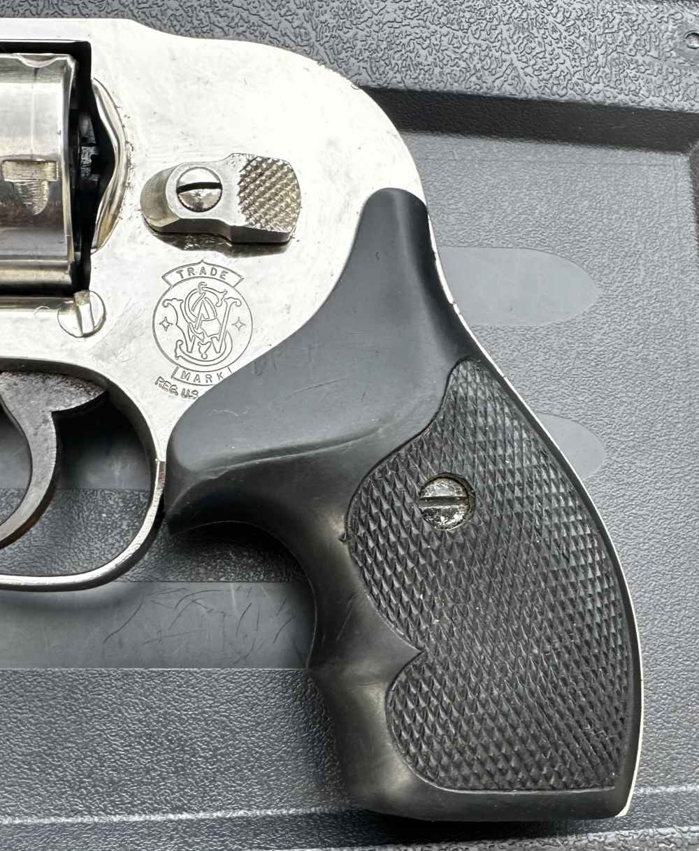 S&W 38 Bodyguard .38 SPL, Bright Nickel, No-Dash, Pre-Lock, 1982-img-2