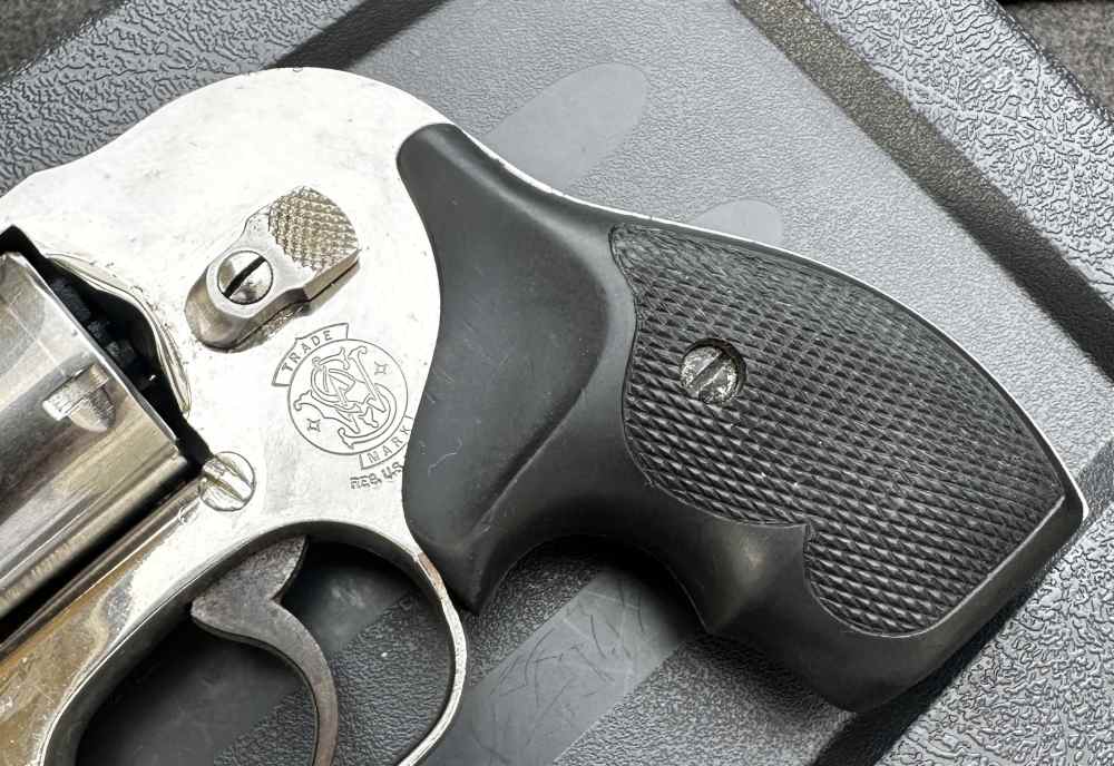 S&W 38 Bodyguard .38 SPL, Bright Nickel, No-Dash, Pre-Lock, 1982-img-1