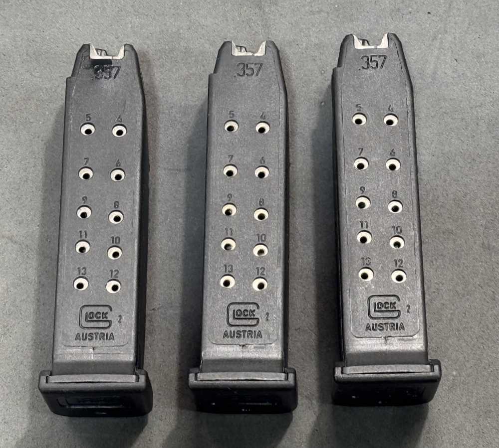 USED Glock 32 Gen 4 357 Sig Austria 3 Mags Original Case XS Night Sights-img-15
