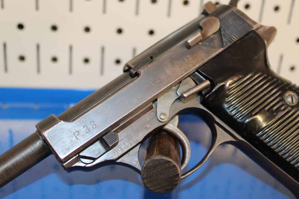 Walther (ac 45) P-38 - 9mm Luger - Rare fnh Barrel - 1945 - WWII - Matching-img-9