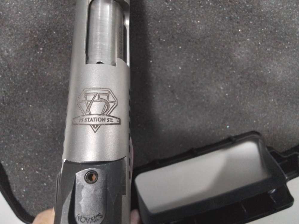 Ruger SR1911 Red Barn 75 years-img-1