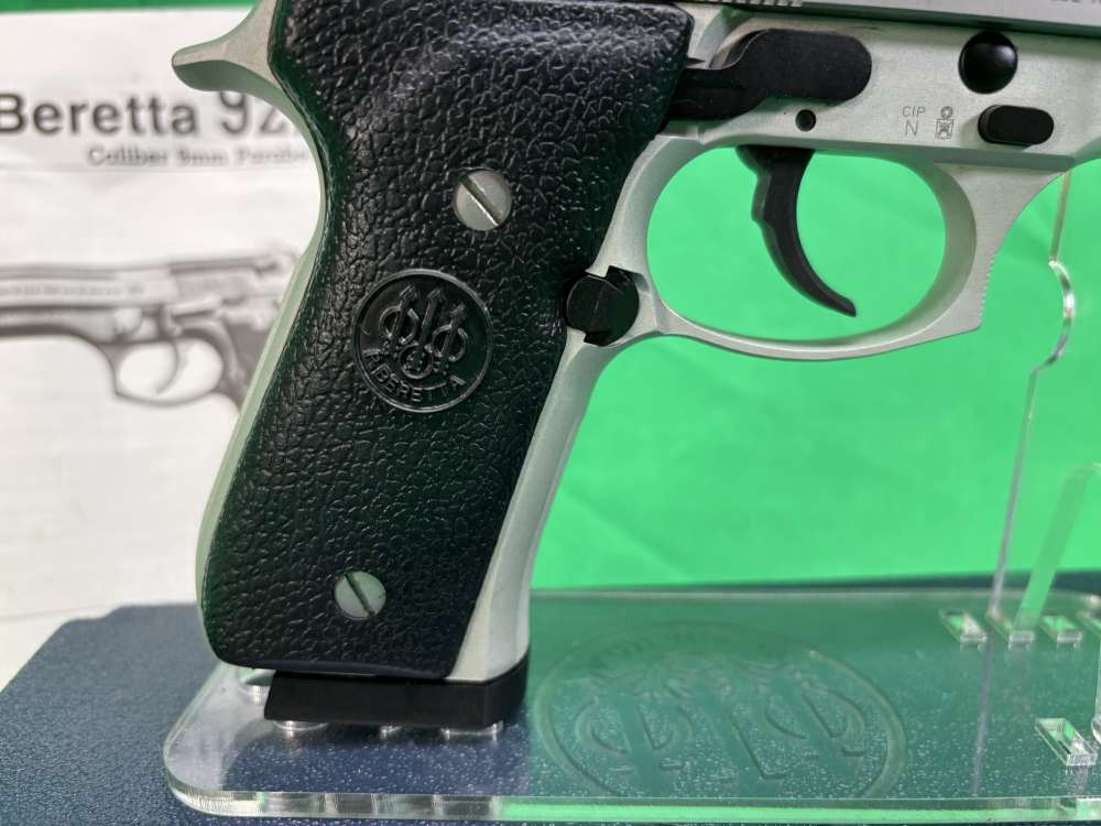 Beretta 92FS Inox 9mm 1-Mag 92 FS In Box w/Literature 9 MM-img-1