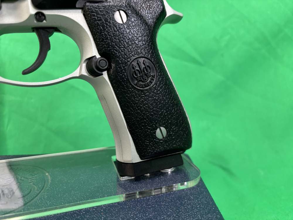 Beretta 92FS Inox 9mm 1-Mag 92 FS In Box w/Literature 9 MM-img-10