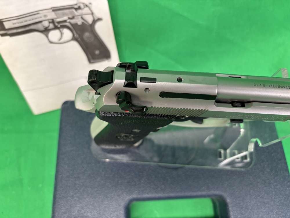 Beretta 92FS Inox 9mm 1-Mag 92 FS In Box w/Literature 9 MM-img-5