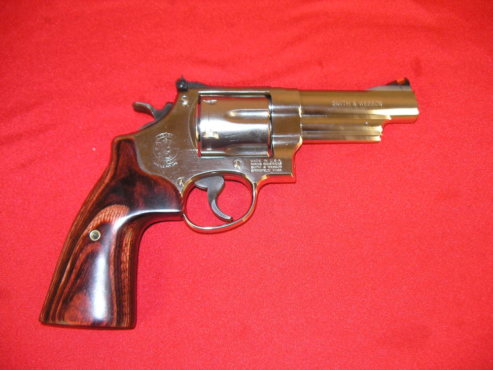 S&W MODEL 29 REVOLVER WITH 4” BARREL 44 MAG BRIGHT NICKEL FINISH-img-1