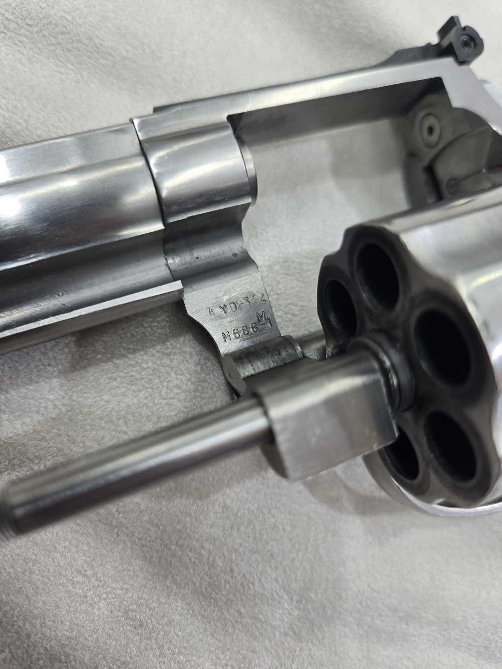 Smith and Wesson 686-1 357 Magnum Revolver Pre Lock 4" Barrel Excellent -img-5