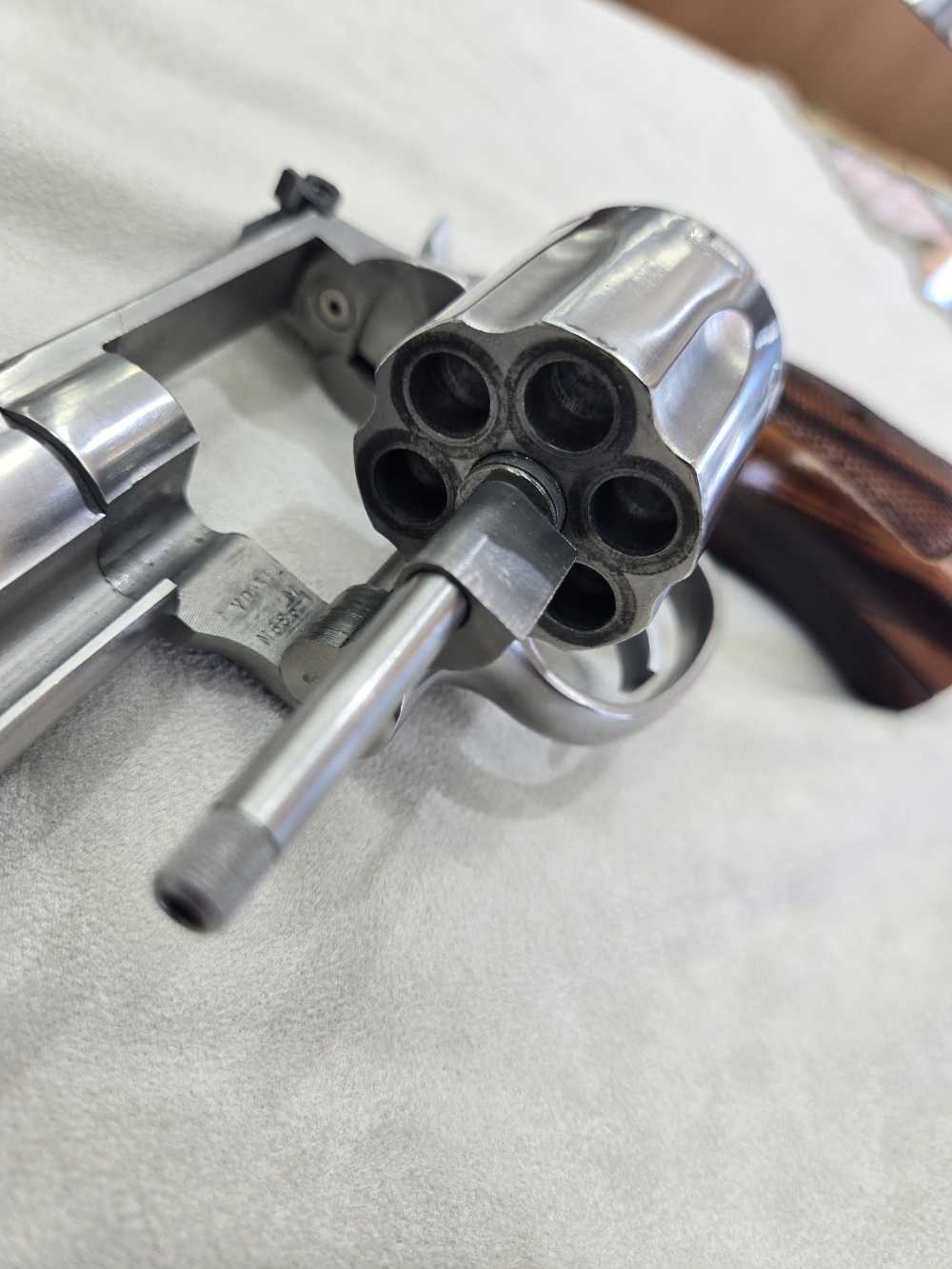Smith and Wesson 686-1 357 Magnum Revolver Pre Lock 4" Barrel Excellent -img-6