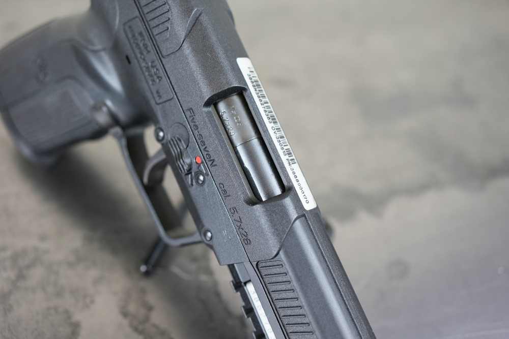 FN Five-seveN Mk II – 5.7x28mm | 3× 20-Round Magazines - Excellent Cond.-img-10