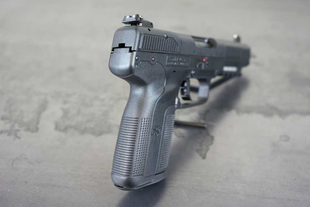 FN Five-seveN Mk II – 5.7x28mm | 3× 20-Round Magazines - Excellent Cond.-img-5