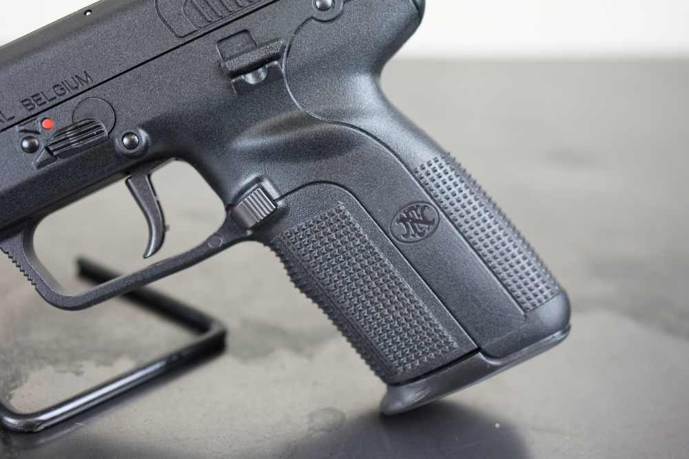 FN Five-seveN Mk II – 5.7x28mm | 3× 20-Round Magazines - Excellent Cond.-img-1