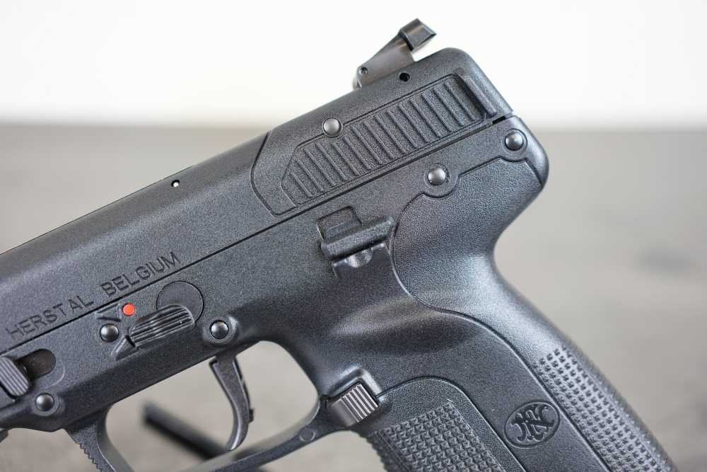 FN Five-seveN Mk II – 5.7x28mm | 3× 20-Round Magazines - Excellent Cond.-img-2