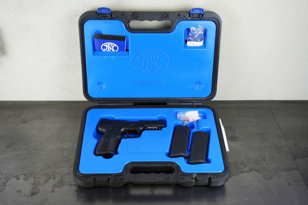 FN Five-seveN Mk II – 5.7x28mm | 3× 20-Round Magazines - Excellent Cond.-img-28