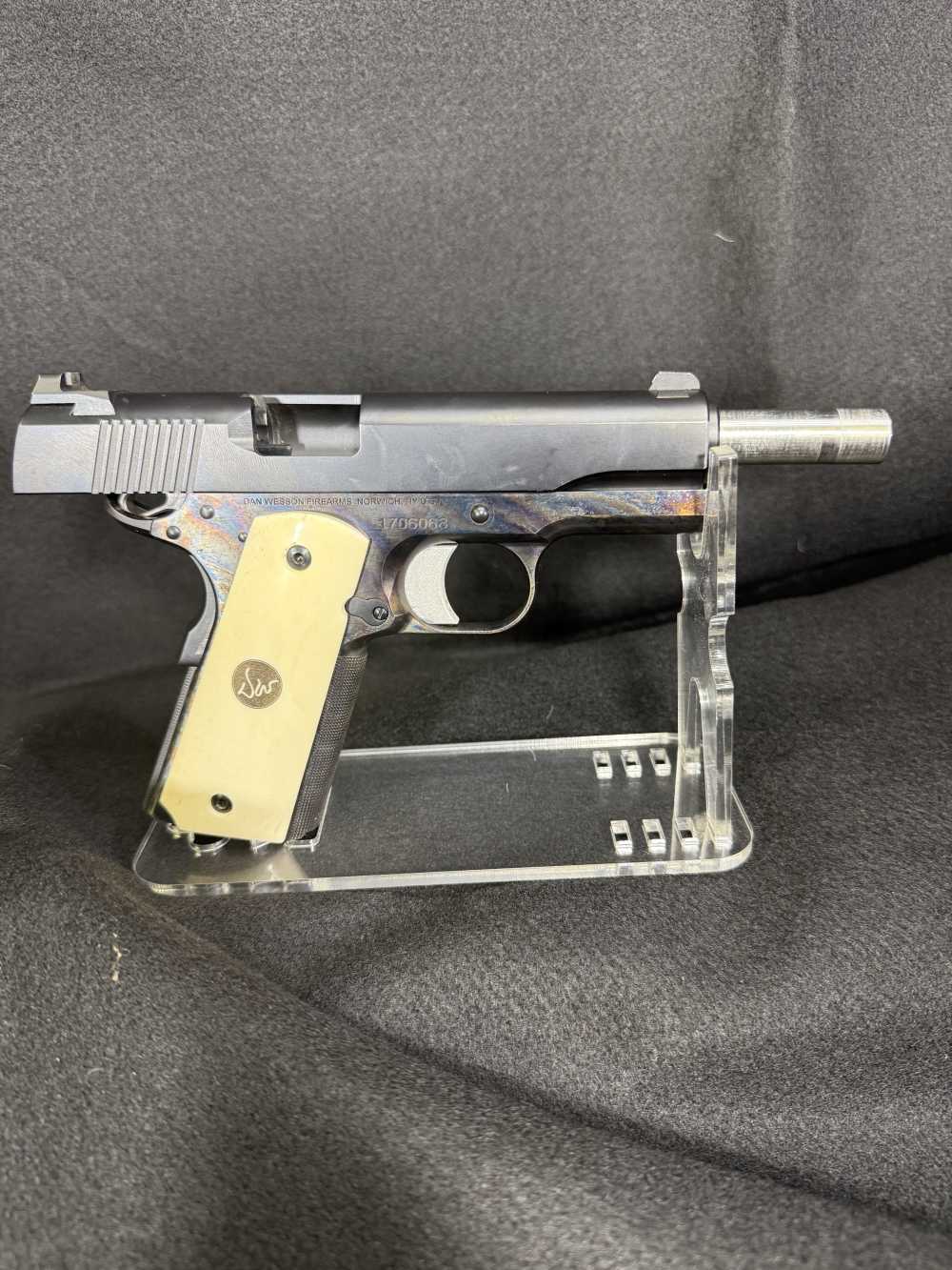 Extremely rare CZ Dan Wesson Valor 9mm 1 of 100 made-img-4
