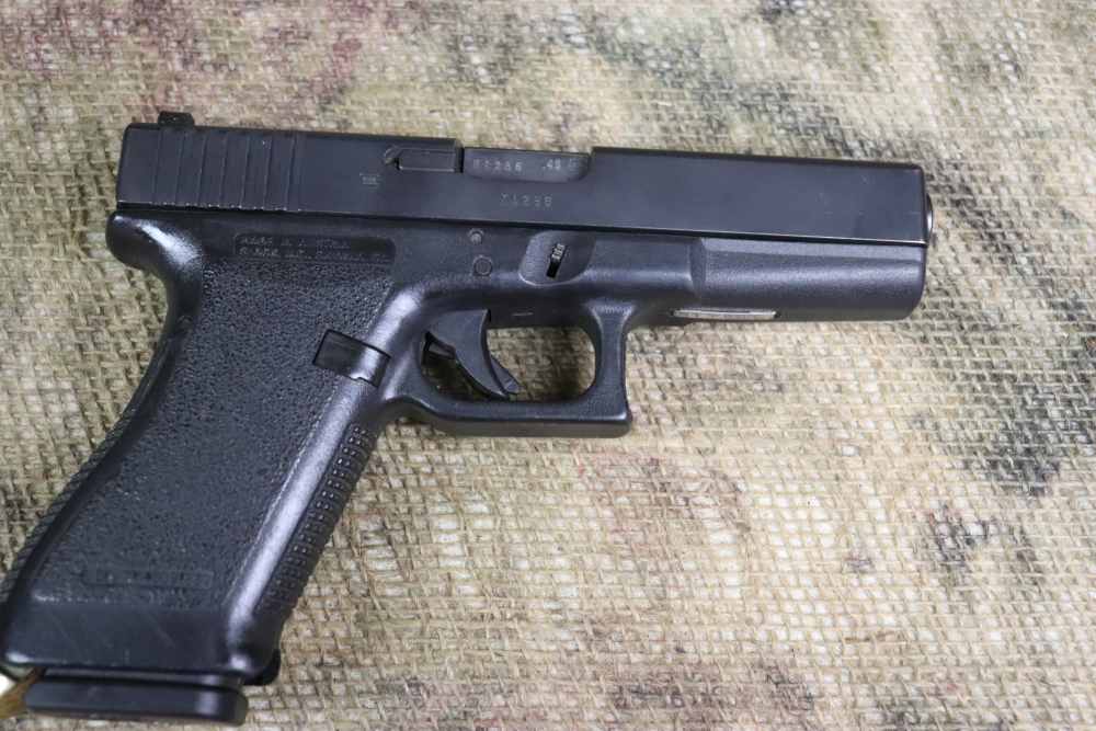 Early Glock 21 45 acp semi auto 4.5" 2 mags tupperware box penny start-img-9