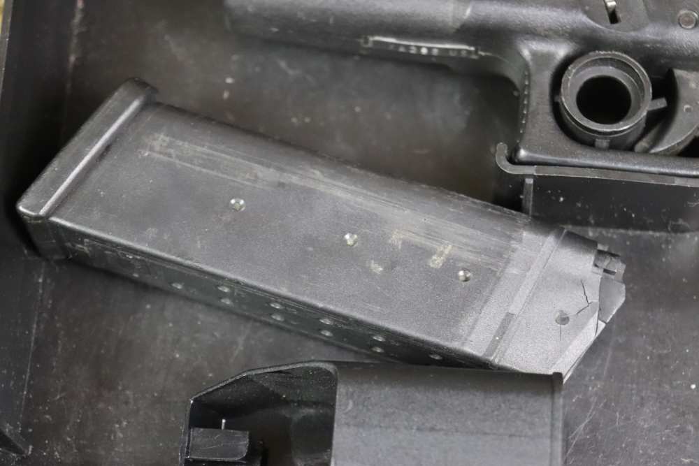 Early Glock 21 45 acp semi auto 4.5" 2 mags tupperware box penny start-img-2