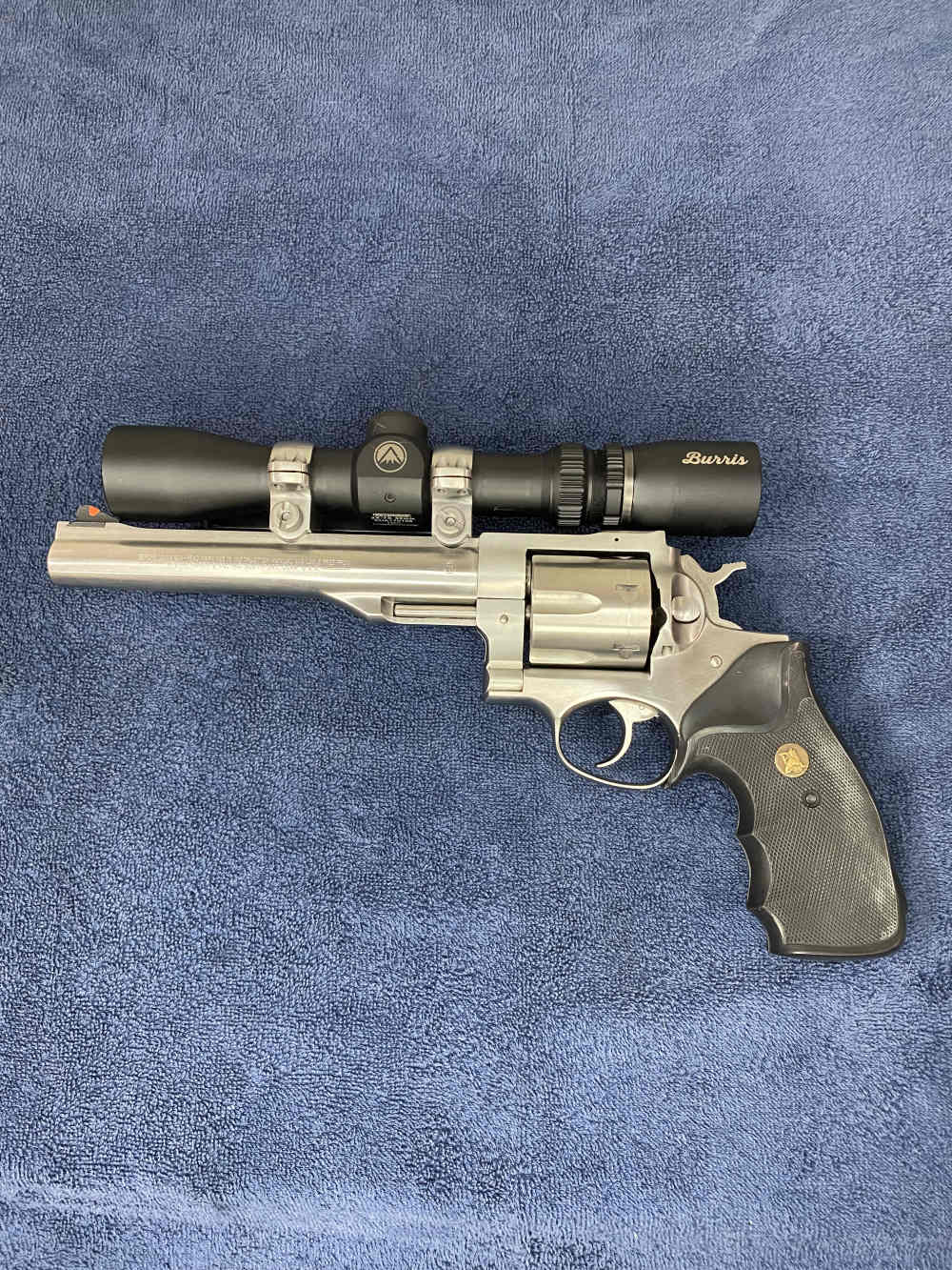 Ruger Redhawk 44 mg with scope-img-1