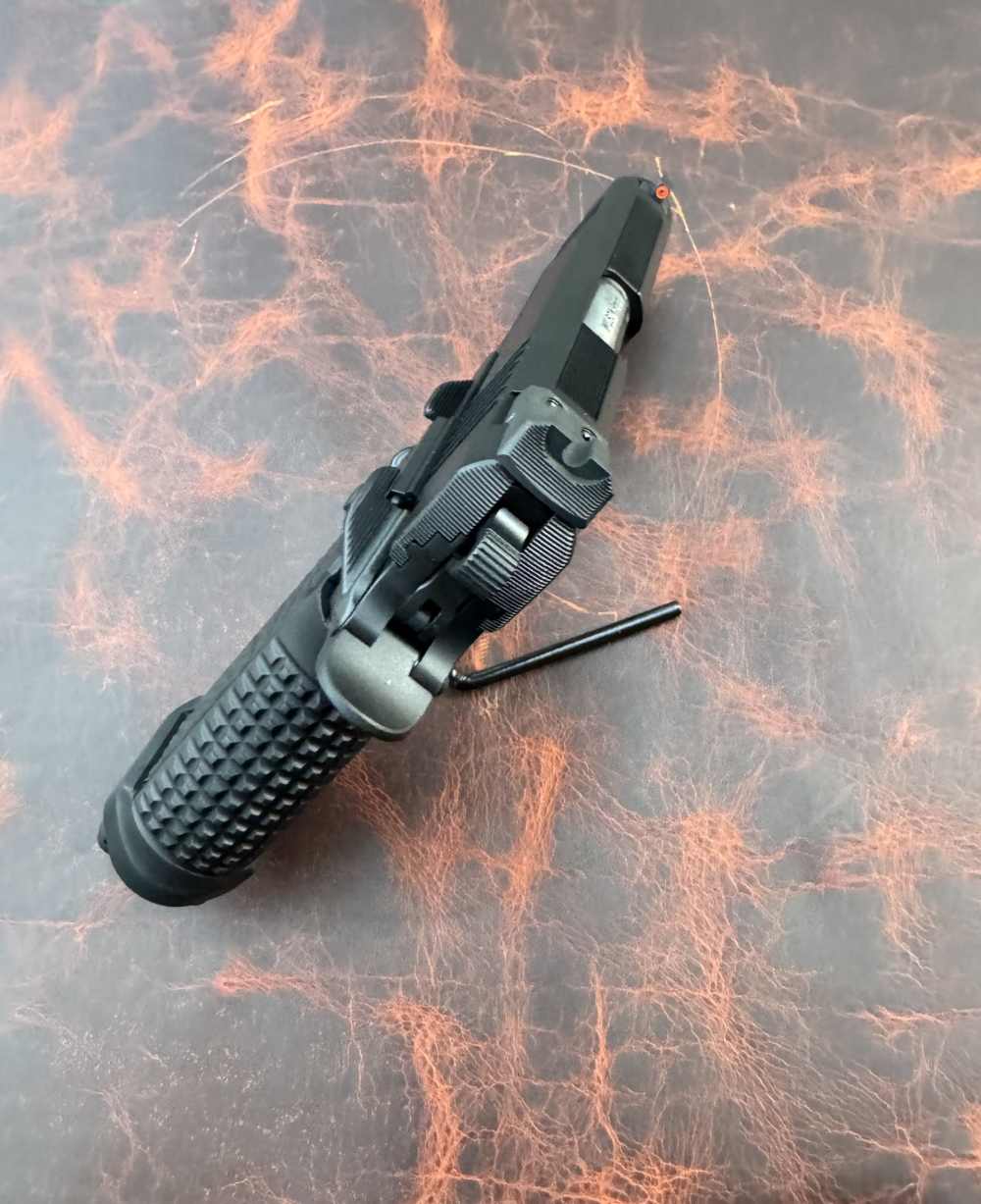 New Wilson Combat SFT9 - .9mm + Extended Magwell-img-3