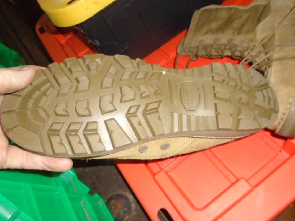 USGI Gulf War Boots  size 7-img-2