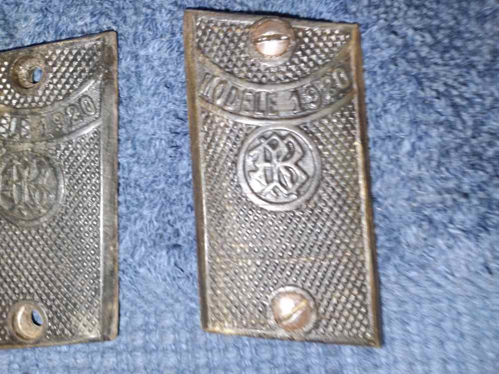 MODEL 1920 SEMI AUTO GRIPS WITH SCREWS  P-1611-img-2