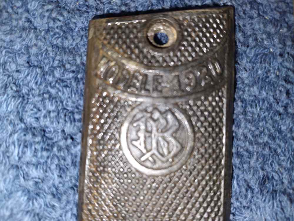 MODEL 1920 SEMI AUTO GRIPS WITH SCREWS  P-1611-img-1