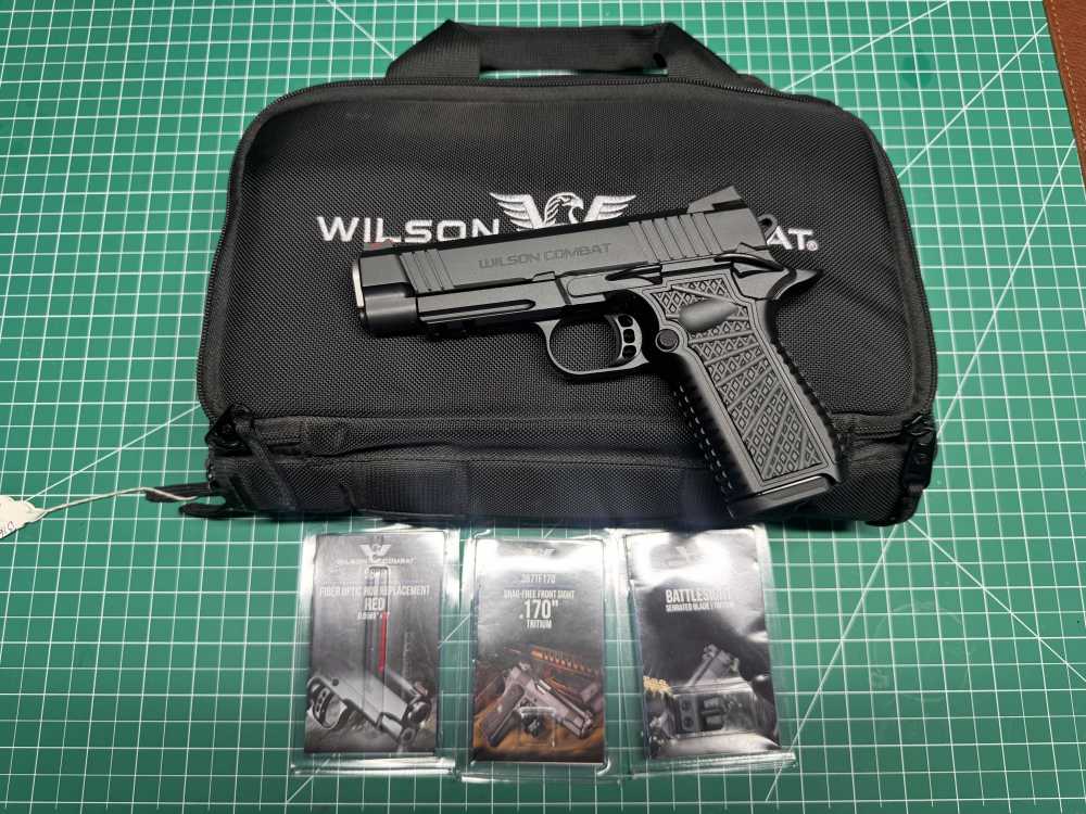Wilson Combat SFT9 Double-Stack W lightrail and Ambi Safety with 4 mags-img-0