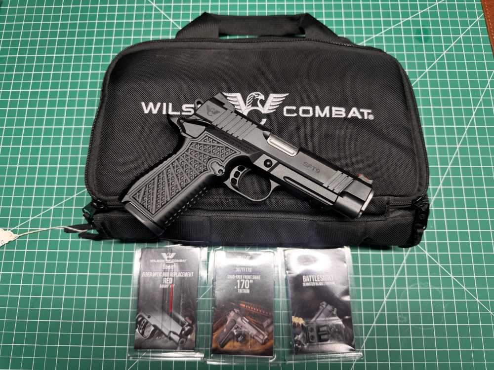 Wilson Combat SFT9 Double-Stack W lightrail and Ambi Safety with 4 mags-img-1