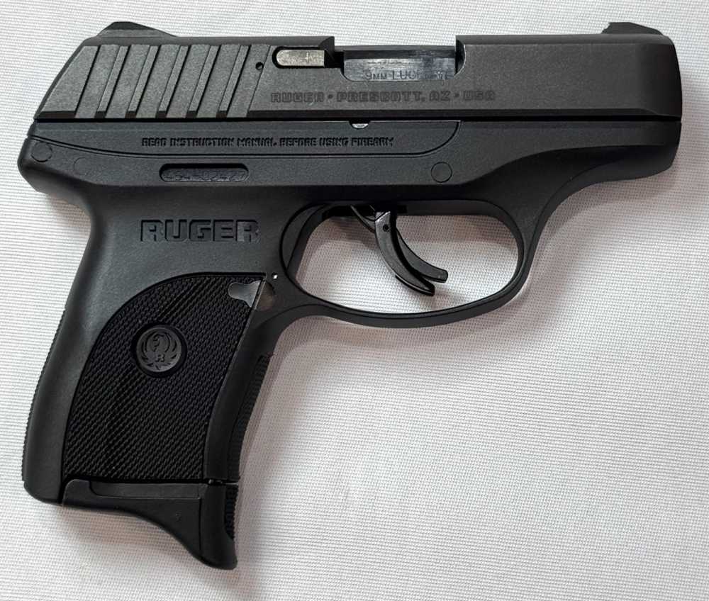 Ruger EC9s Pistol, 9mm, 3.12" Barrel, 4x7 Round Magazines, Clean!-img-3