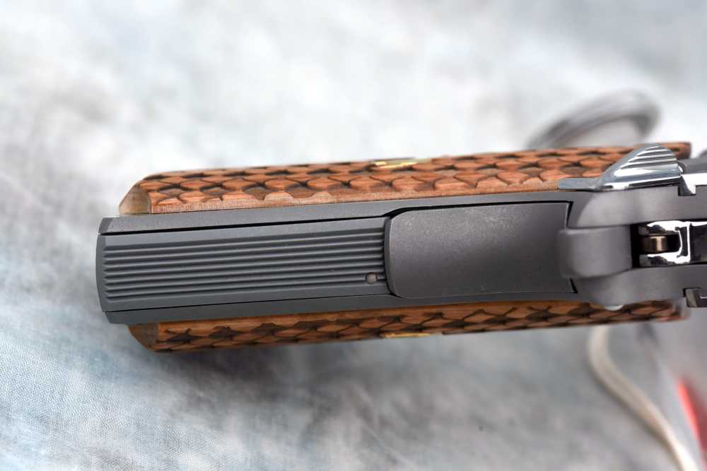 RARE NIB Colt 1911 TALO Edition Dragon 38 Super-img-10