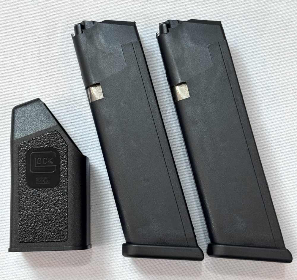 Glock 22 GEN 4 Pistol, 40S&W, 4.48" Barrel, 2x15 Round Magazines, Nice!-img-14