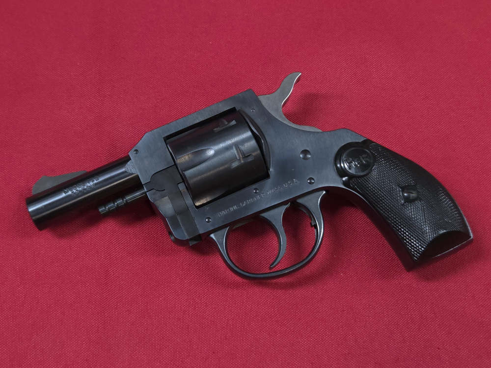 H&R Harrington Richardson Model 732 32 S&W DA Revolver Minty-img-0