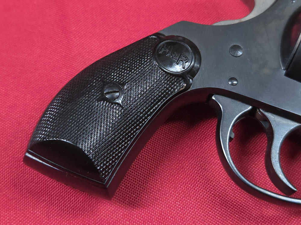 H&R Harrington Richardson Model 732 32 S&W DA Revolver Minty-img-4