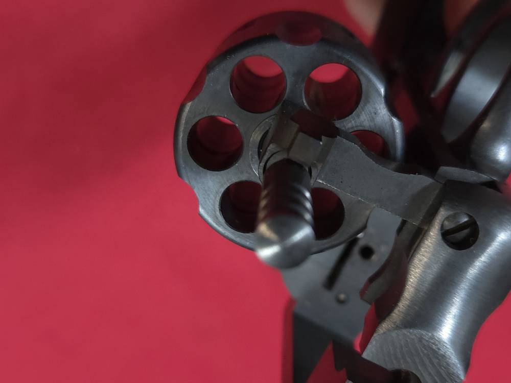 H&R Harrington Richardson Model 732 32 S&W DA Revolver Minty-img-18