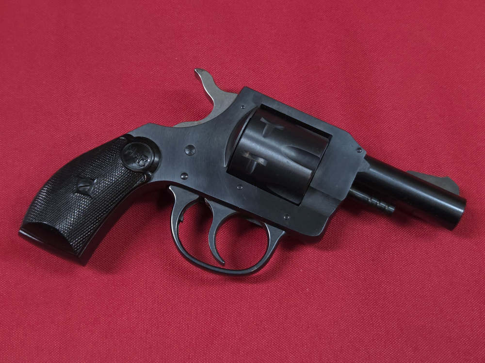 H&R Harrington Richardson Model 732 32 S&W DA Revolver Minty-img-1