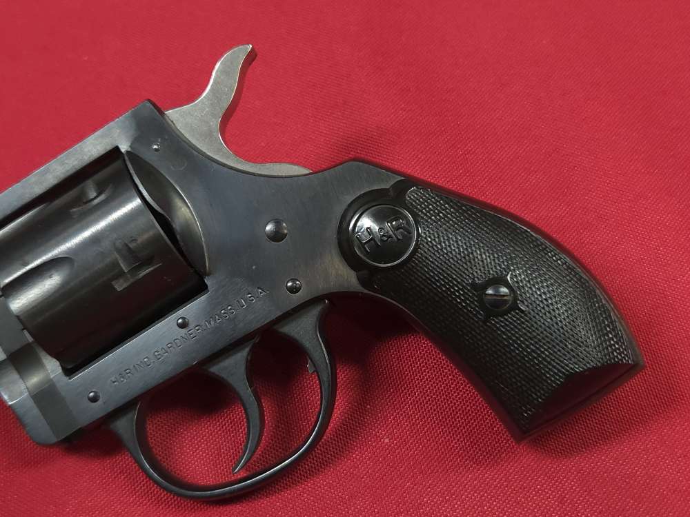 H&R Harrington Richardson Model 732 32 S&W DA Revolver Minty-img-7